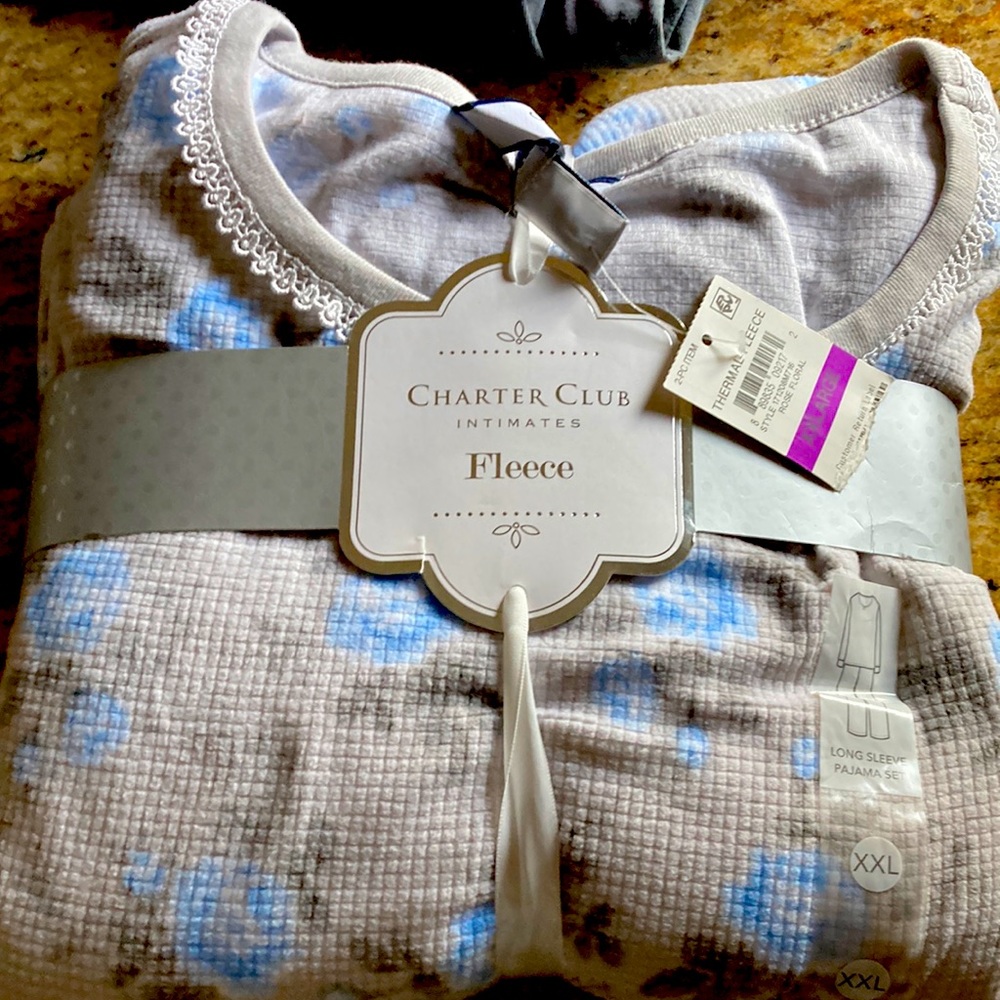 New in original package. Women’s Charter Cub winter pajama set. Size XXL